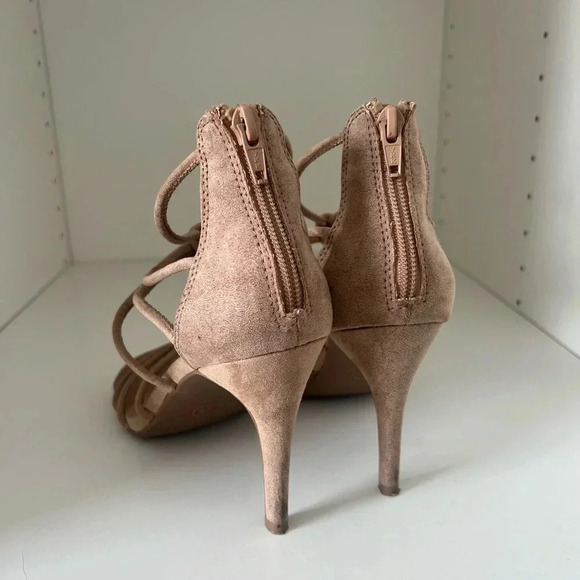 Nude Heels - Picture 3 of 4